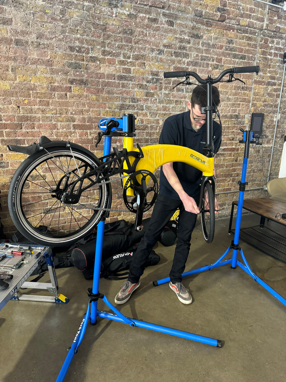 Unlocking Freedom: 5 Reasons to Ride a Hummingbird E-Bike